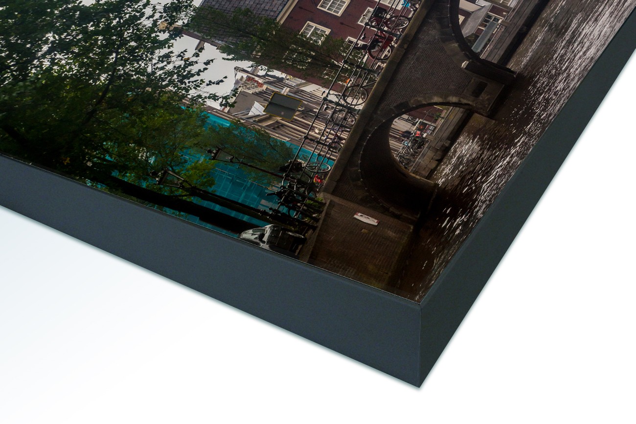 Close up textieldoek in frame gemonteerd zwart