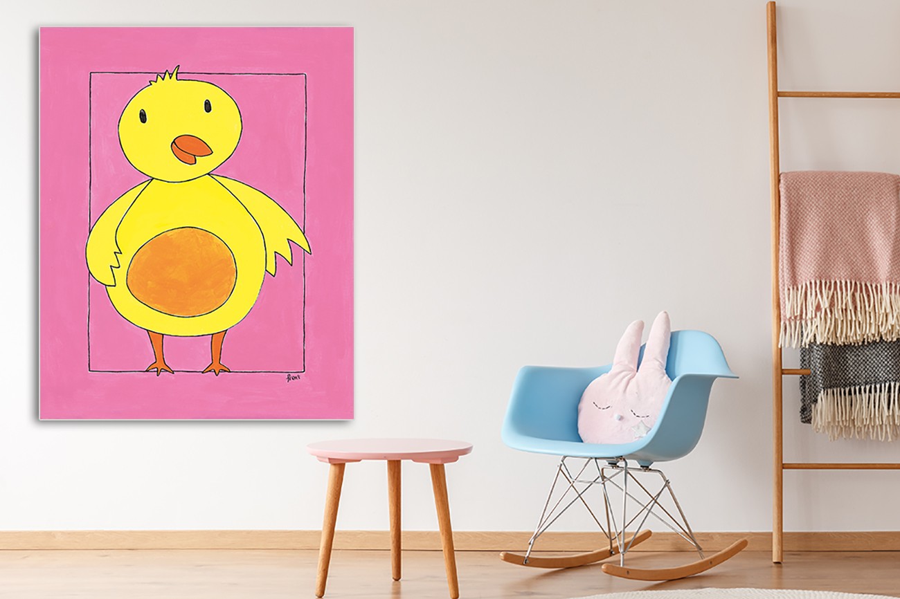 Gele met oranje kip op velle roze achtergrond van Francis Veroude met als titel Chicken op textieldoek.