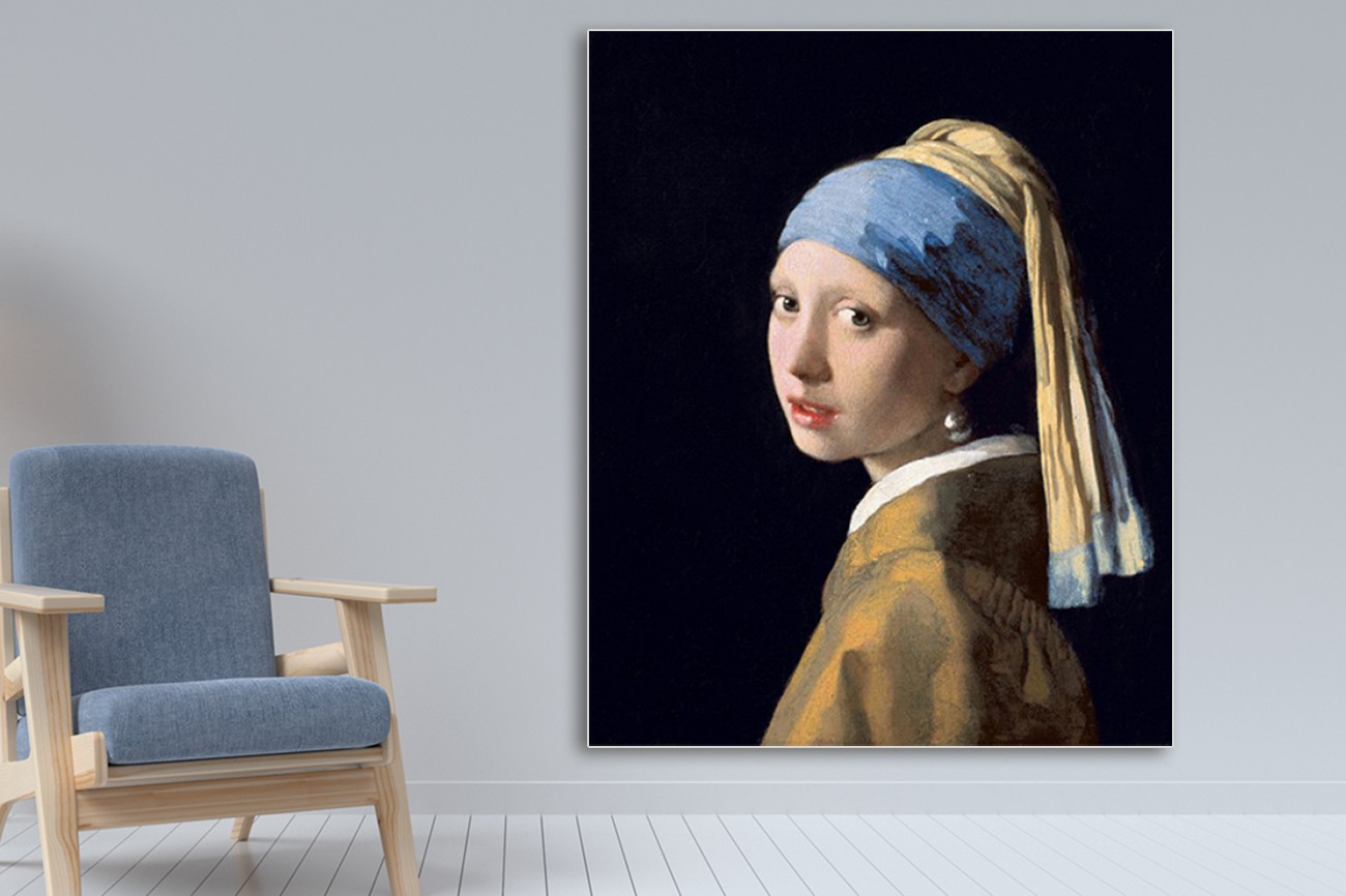 Schilderij van Johannes Vermeer met als titel Meisje met de parel op textieldoek. Verkrijgbaar in zeer grote verschilende formaten, inclusief textiel frame.