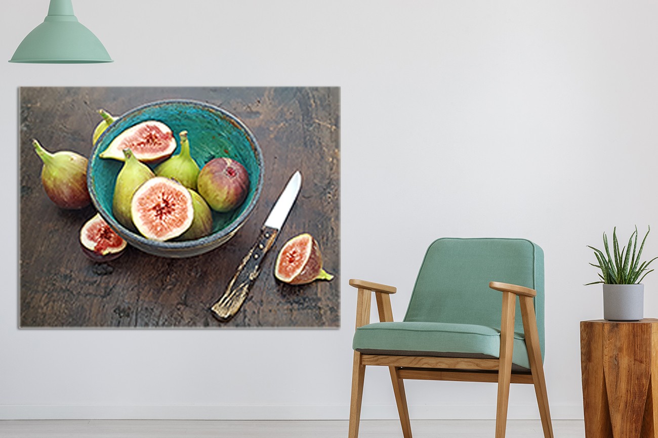 Rustige foto van vijgen in een schaal van Michael Tarin met de titel Figs Still