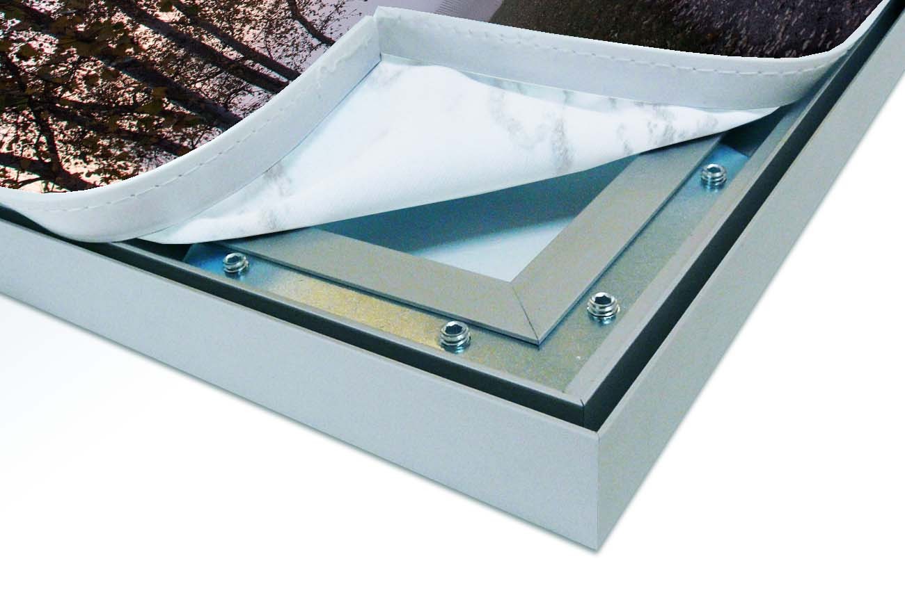 Close up textieldoek los in frame zilver