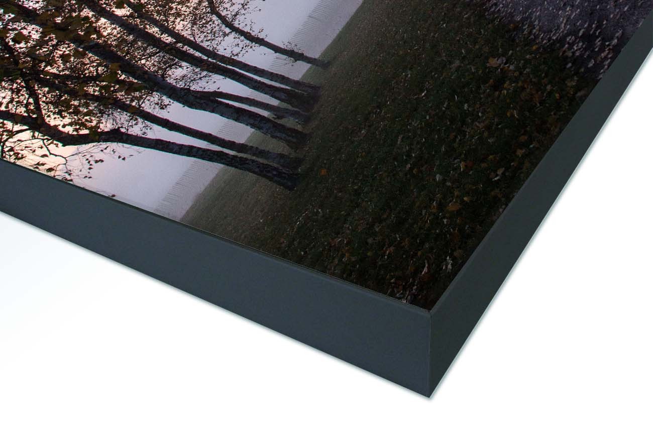 Close up textieldoek gemonteerd in frame zwart