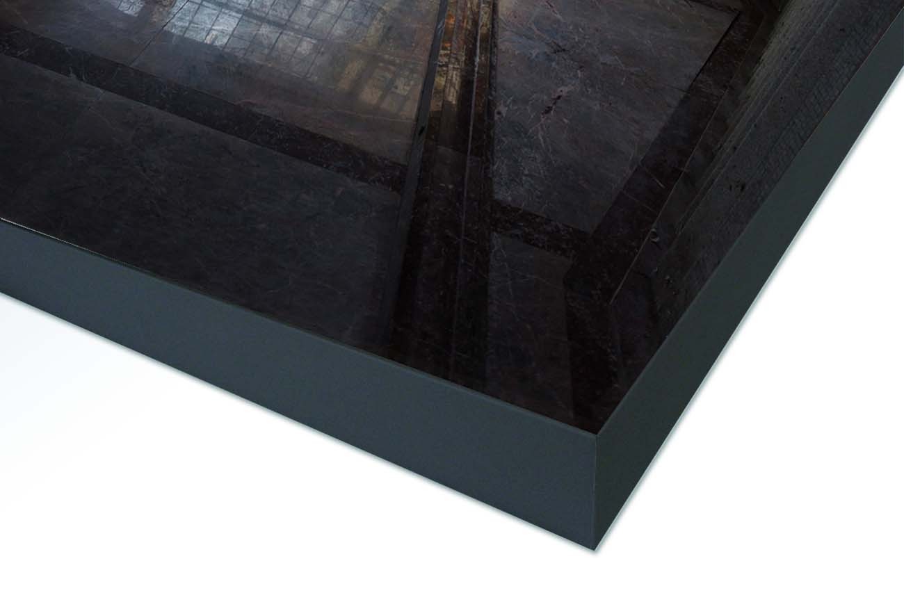 Close up textieldoek gemonteerd in frame zwart