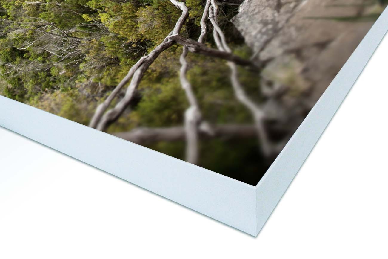 Close up textieldoek gemonteerd in frame wit