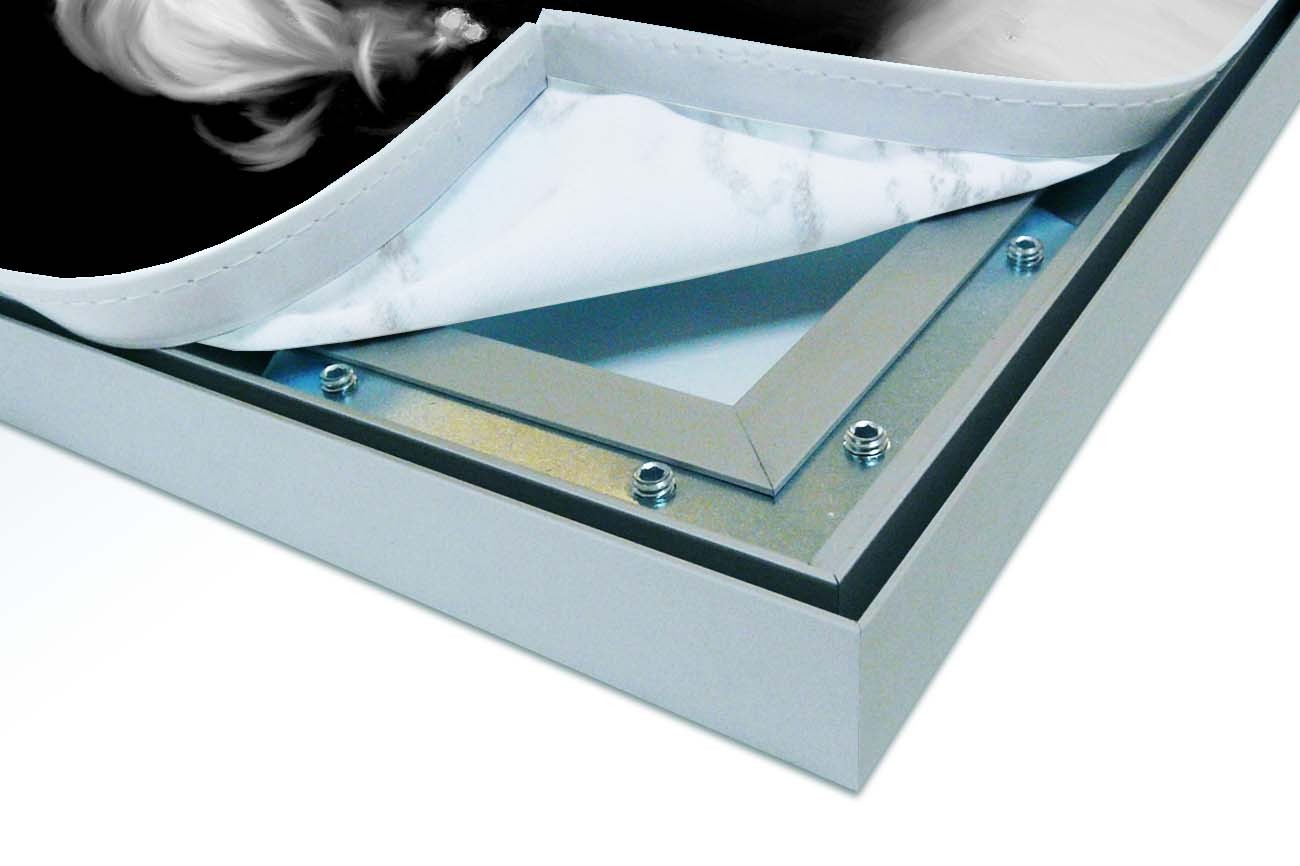 Close up textieldoek los in frame zilver