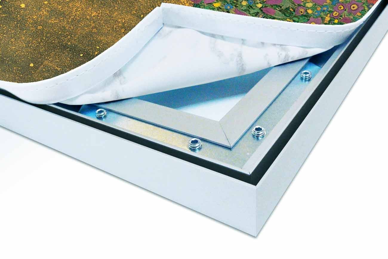 Close up textieldoek in frame gemonteerd wit