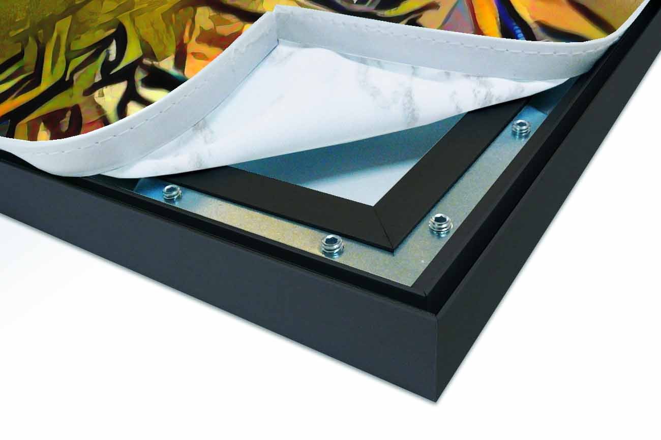 Close up textieldoek gemonteerd in frame zwart