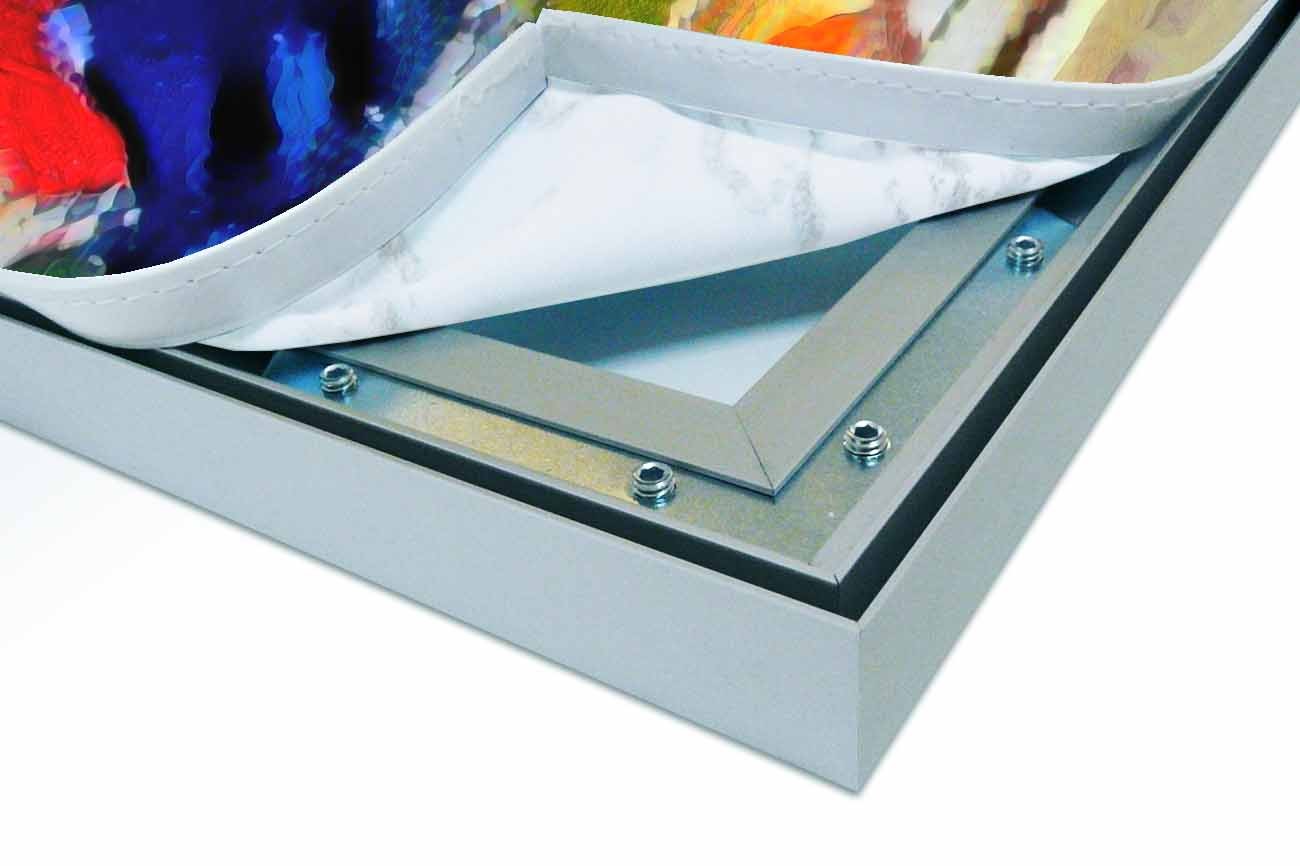 Close up textieldoek los in frame zilver