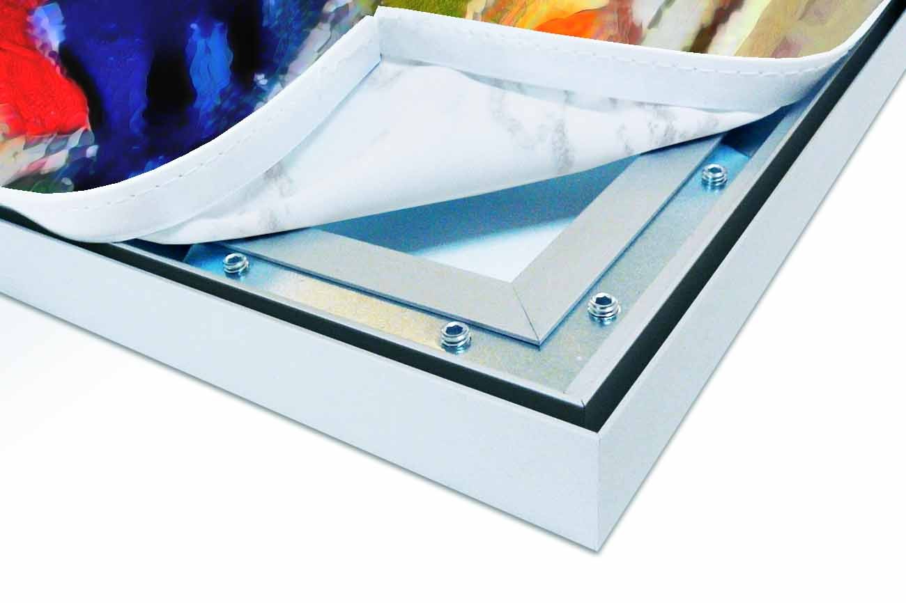 Close up textieldoek in frame gemonteerd wit