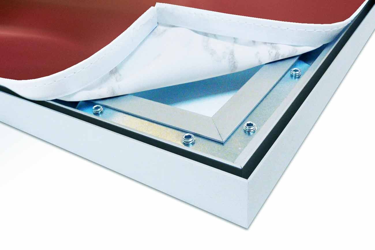 Close up textieldoek in frame gemonteerd wit