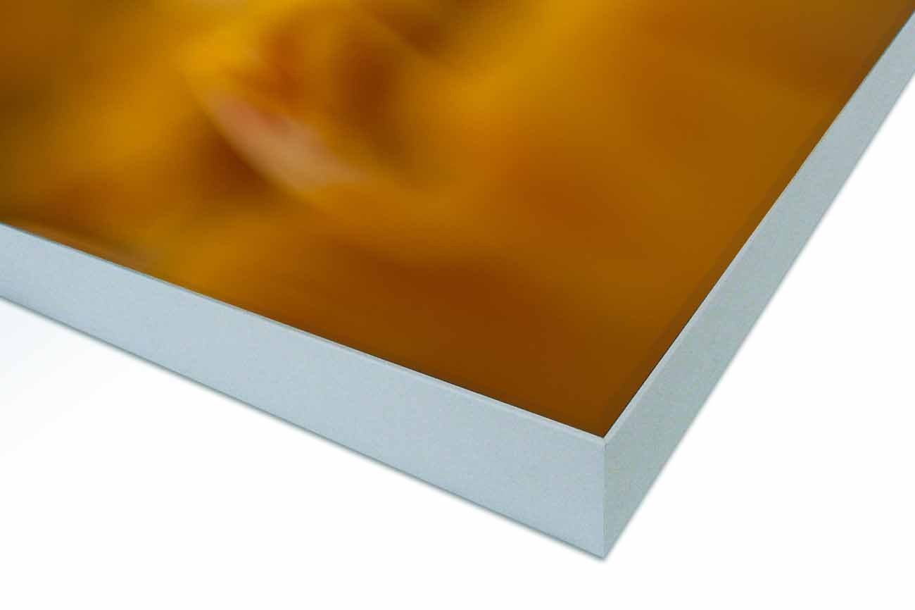 Close up textieldoek gemonteerd in frame zilver