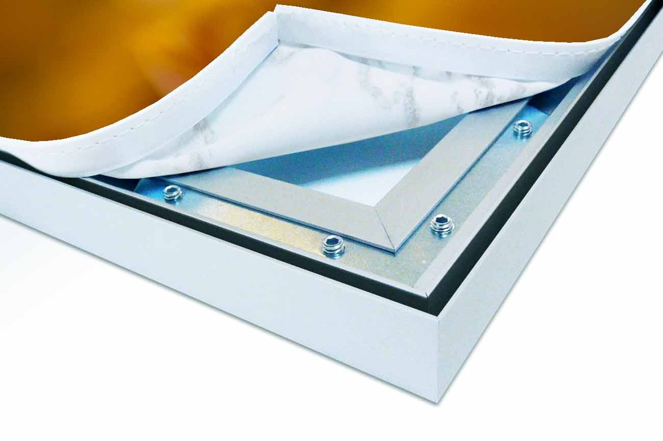 Close up textieldoek in frame gemonteerd wit