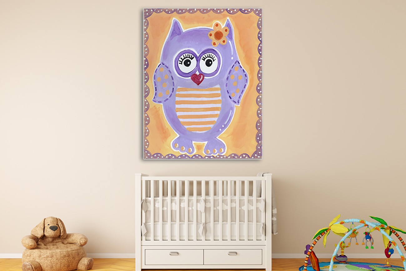 Schattige paarse uil met roze achtergrond van Tammy Hassett met als titel Owl purple op textieldoek. 