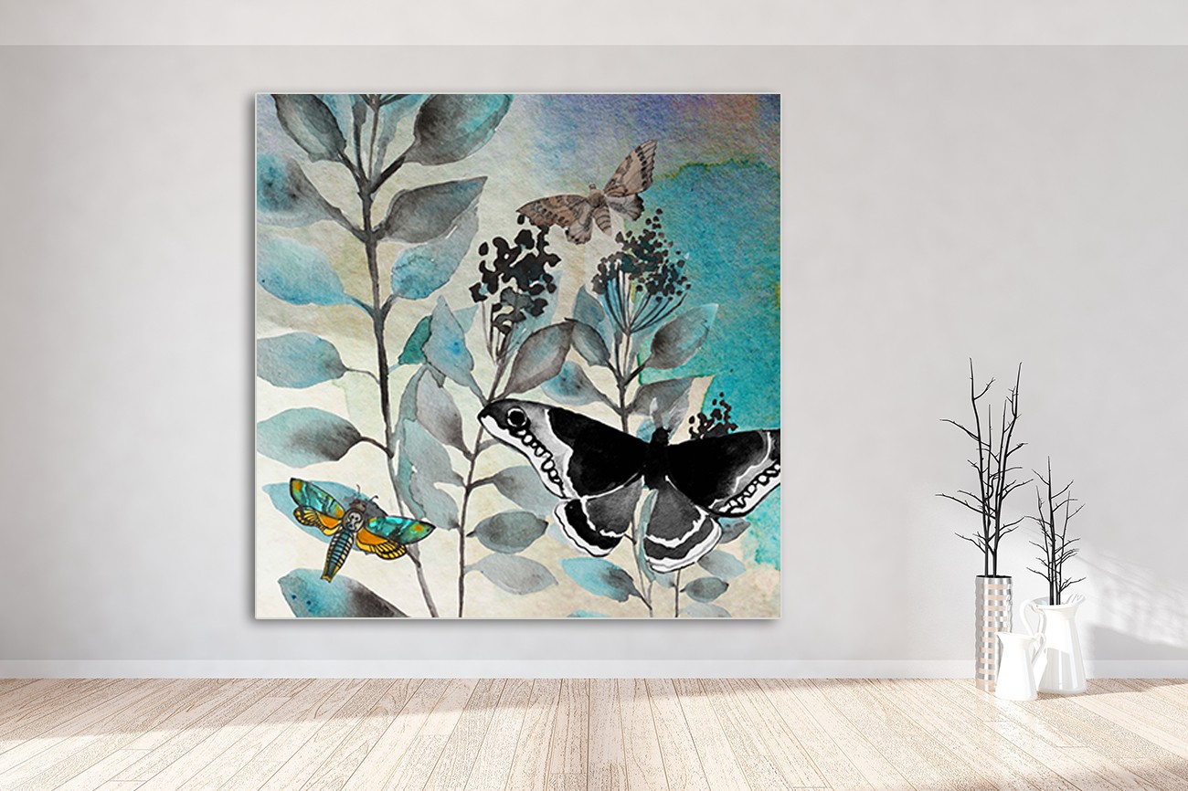 Schilderij met de kleuren wit, grijs en blauw en een prachtige vlinder die er mooi uitspringt van Boho Hue Studio met als titel Butterfly perspective 2 op textieldoek.